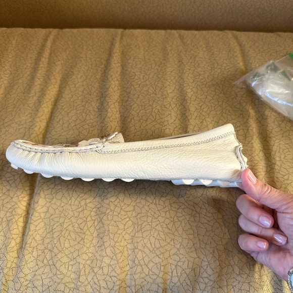 NEW! Coach Tea Rose Crosby Driver Moccasins Cream Colored Flats - Picture 8 of 14